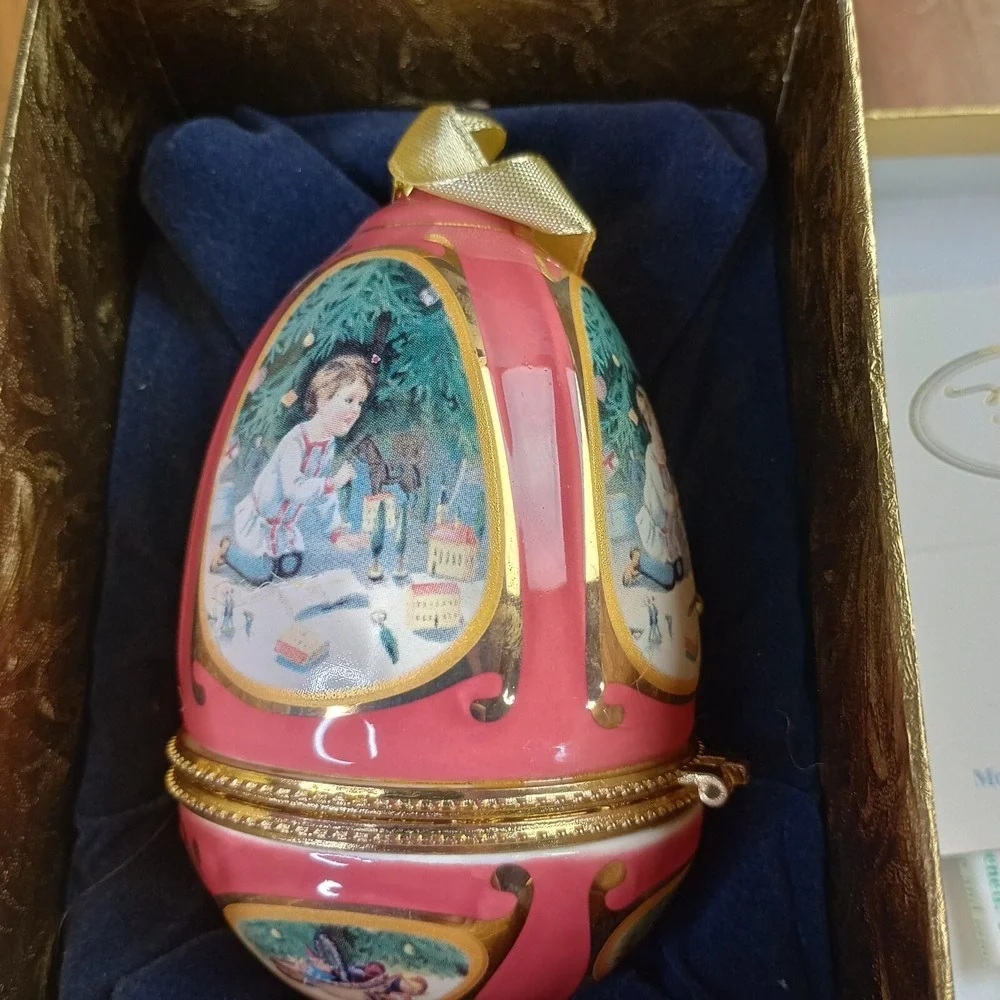 Valerie Parr‎ Hill Mr Christmas Egg Shaped Musical Christmas Ornaments Bethlehem